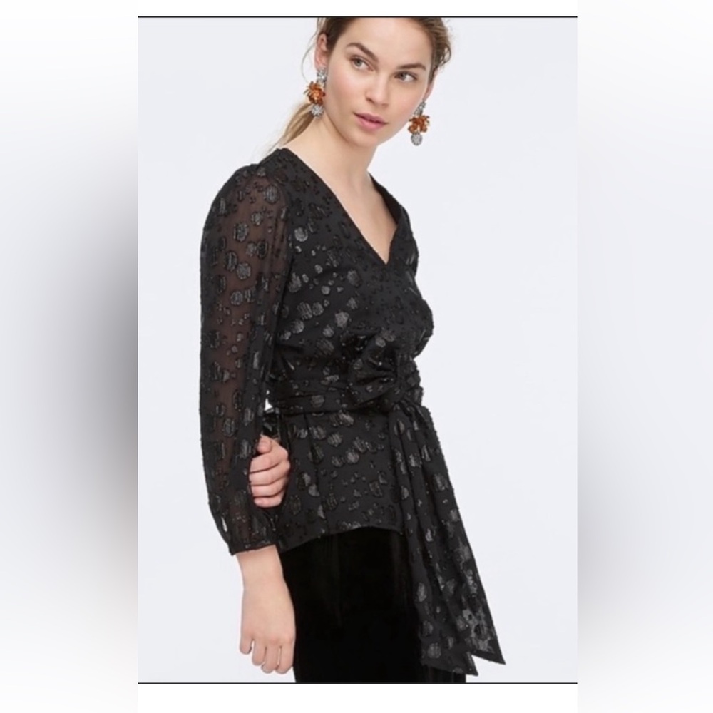J Crew tie waist v neck metallic dot jacquard blouse in black size Medium